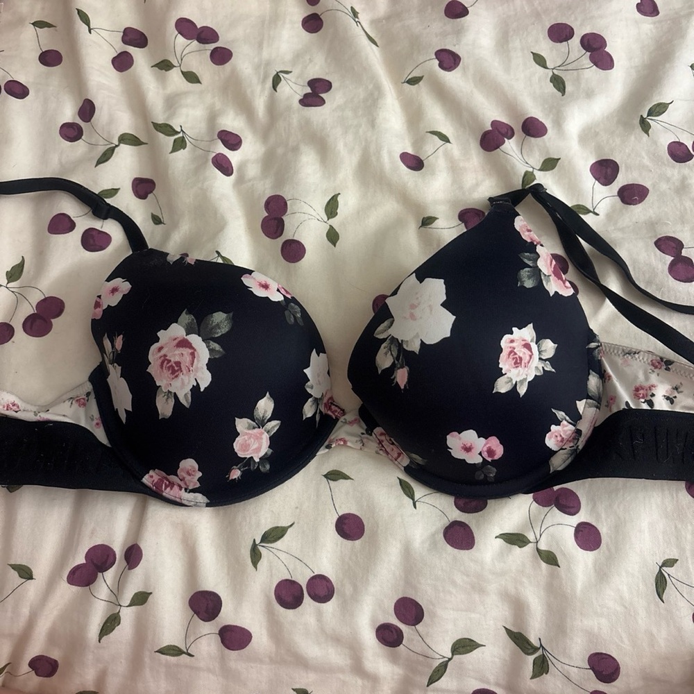 PINK Wear Everywhere Floral Push-Up Bra - Black with Pink Rose Print